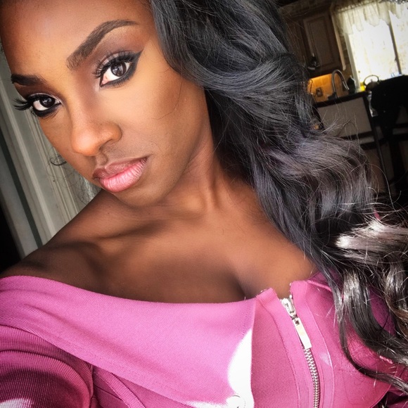 Meet your Posher, Alexis - Picture 1 of 1